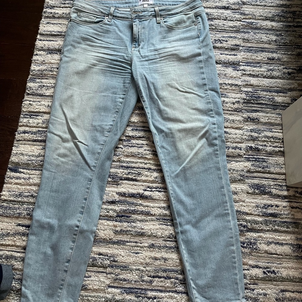 lightly used! PAIGE light wash Jean!